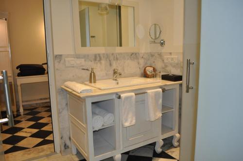 tree of life sariska manor sariska