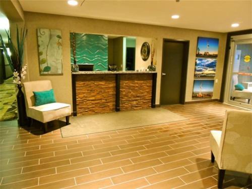 大堂, Western Star Inn and Suites Carlyle in 凱雷 (SK)