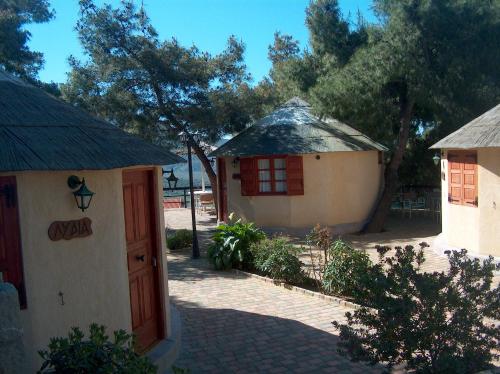 Chrissa Camping Rooms & Bungalows