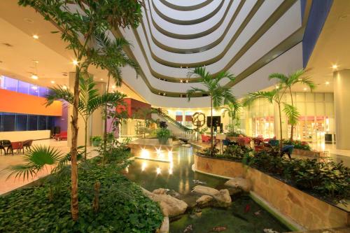 Holiday Inn Monterrey-Parque Fundidora By IHG - image 3