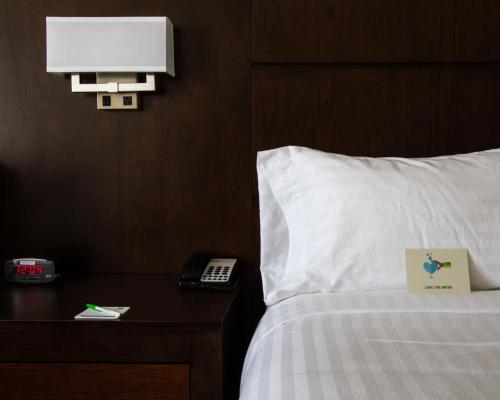 Holiday Inn Victorville an IHG Hotel - image 9