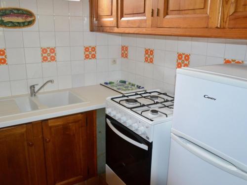 Captivating Holiday Home in Tamniès with Swimming Pool gîte à louer Salignac