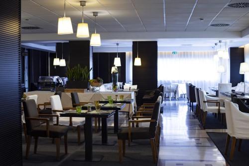 BV Hotel Oly - image 4