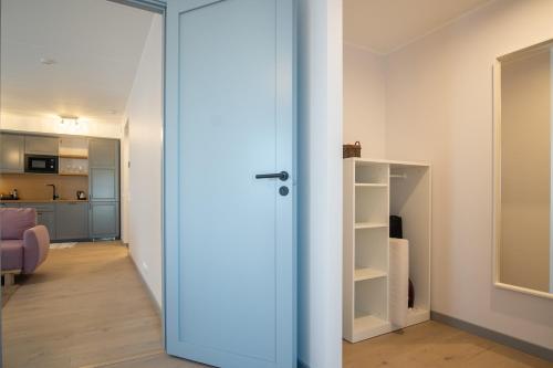 One-Bedroom Apartment image 7