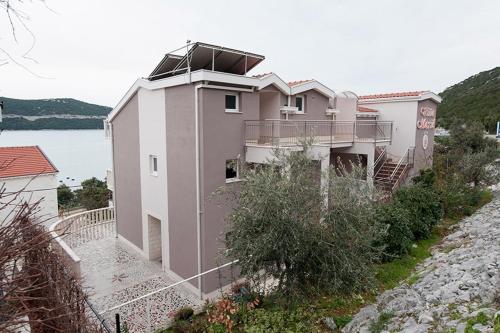 Villa Maric - image 11