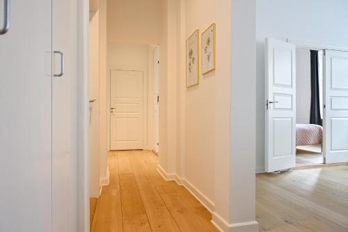 Executive Central Apartments - image 14