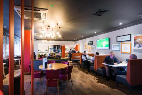 Holiday Inn Stoke on Trent M6 Jct15 an IHG Hotel - image 13
