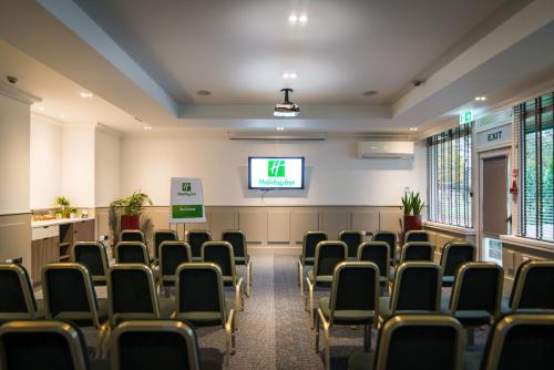 Holiday Inn Stoke on Trent M6 Jct15 an IHG Hotel - image 3
