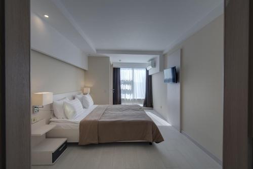 2 bedrooms, 3 beds