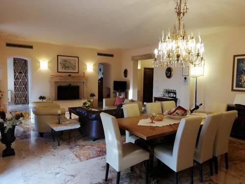 Villa La Valiana - Full Estate in Montepulciano - HEATED POOL