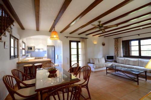 Létesítmények, RACO DEL GOLF 12 in Pals