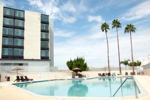 สระว่ายน้ำ, Holiday Inn Victorville By IHG in วิกเตอร์วิลล์ (CA)