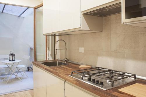 Gilbe One Apartment by Mamo Florence - image 9