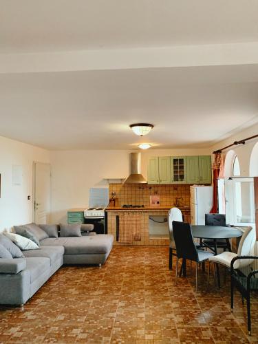 Villa Mihaela in อิชิชิ