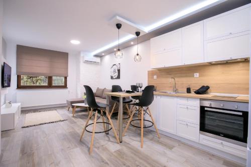 Babylon Park Apartment