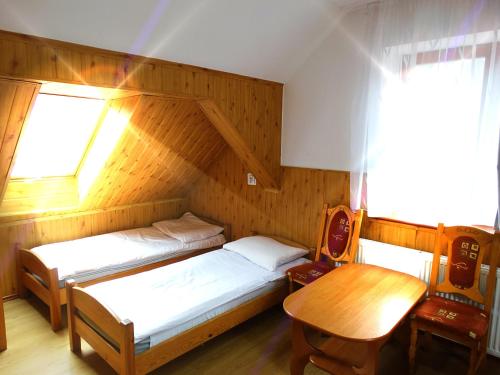 Ośrodek Wczasowy Zielona Gospoda - Accommodation - Przesieka