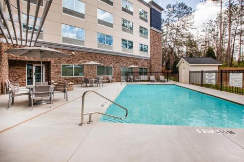泳池, Holiday Inn Express & Suites Atlanta N - Woodstock By IHG in 伍德斯托克