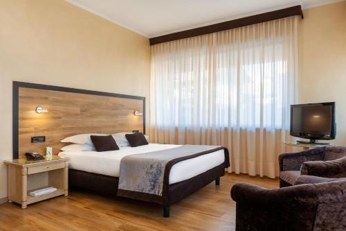 . Augustus Hotel