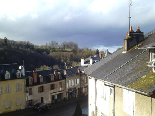 Le trou dans le mur