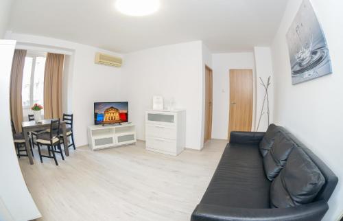 University Square Accommodation - image 4
