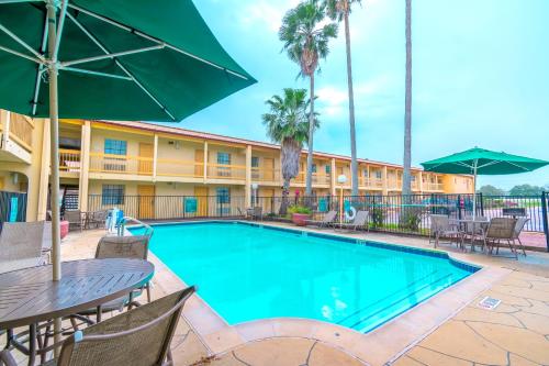 La Quinta Inn by Wyndham Clute Lake Jackson