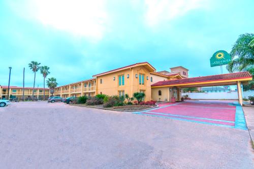 La Quinta Inn by Wyndham Clute Lake Jackson in Clute, USA