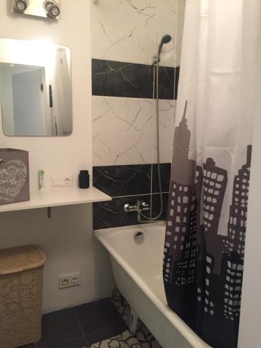 Vannas istaba, apartamenti Zirnis in Cēsis