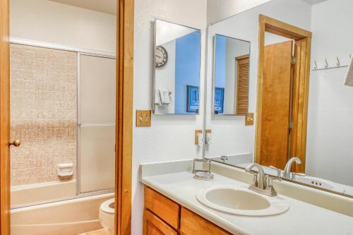 Valley View Condo - image 8
