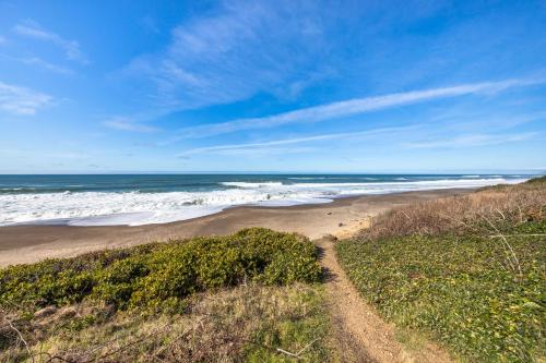 Coastal Dream - image 4