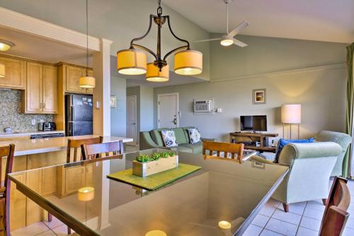 Bright Kihei Condo with Lanai and Pool - 100ft to Beach - image 4
