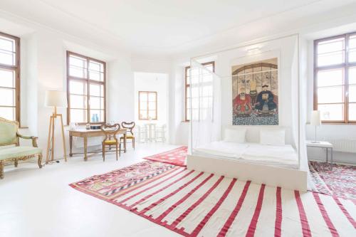 Chateau Třebešice - image 13