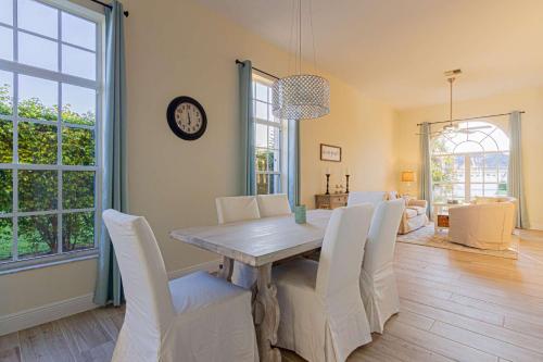Crown Pointe-Mabry Drive - main image