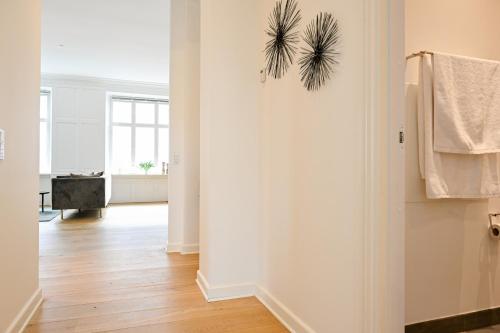 Executive Central Apartments - image 11