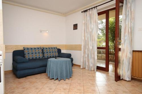 Apartments with a parking space Novigrad - 2551 - image 2