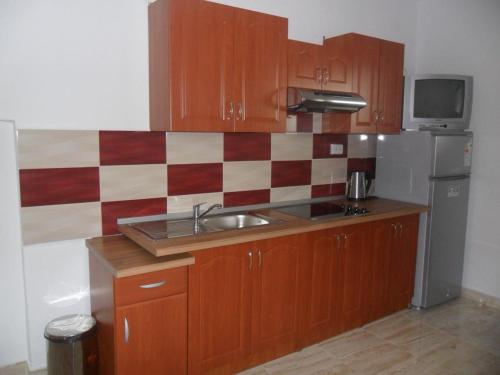 Apartments by the sea Rogoznica - 18158 - image 7