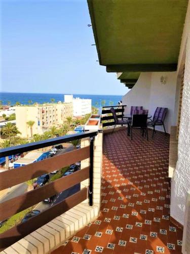 Apartamento Roquetas de Mar Urbanización, 2 dormitorios, Gran Terraza con vista al mar, wi-fi, parking y piscina