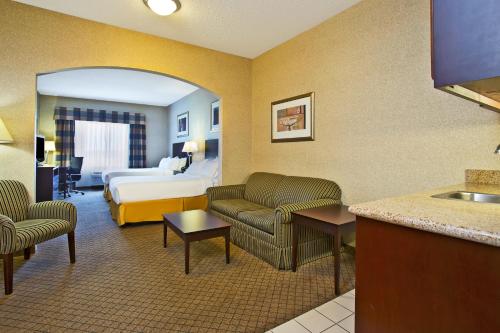 Holiday Inn Express Hotel & Suites Anderson, an IHG Hotel