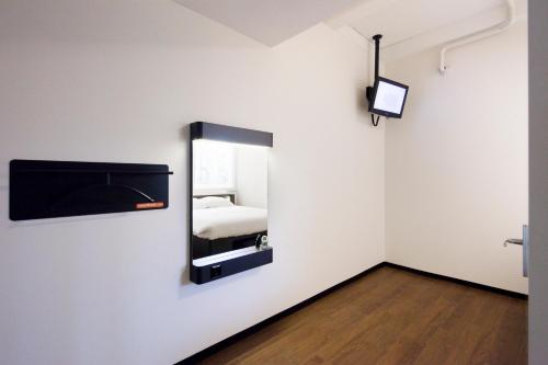 easyHotel Amsterdam City Centre South, Amsterdam (zdjęcie 9)