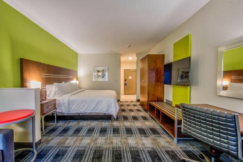 Holiday Inn Express & Suites Farmers Branch in 파머스 브랜치