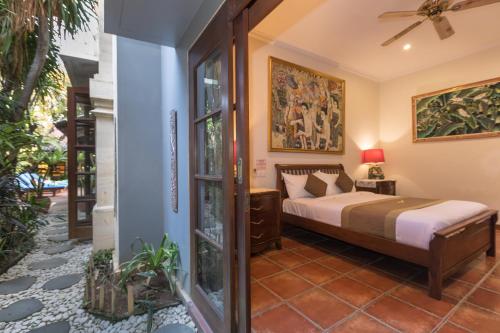 Three-Bedroom Villa with Private Pool image 10