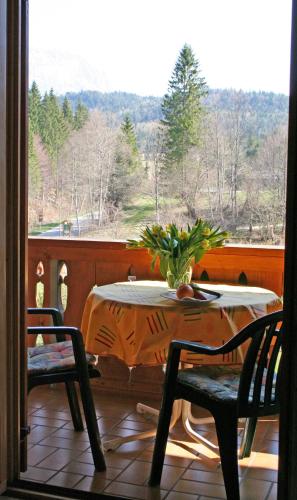 شرفة/ تراس, فيرينهاوس أم رومرفيخ (Ferienhaus am Romerweg) in Krun