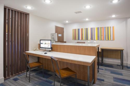 Holiday Inn Express Hotel & Suites Amarillo