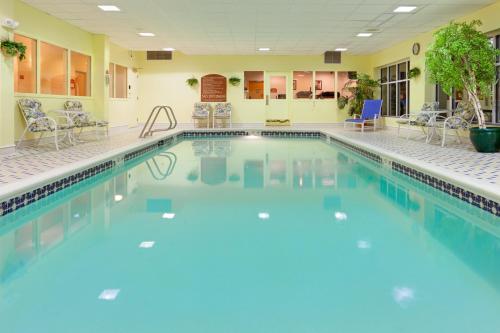 Holiday Inn Express Hotel & Suites Watertown - Thousand Islands, an IHG Hotel