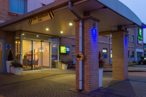 Exterior view, Holiday Inn Express East Midlands Airport By IHG in Castle Donington