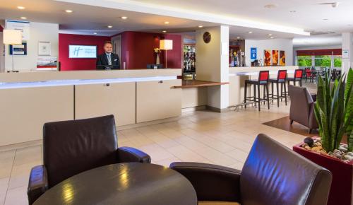 Lobby, Holiday Inn Express East Midlands Airport By IHG in Castle Donington