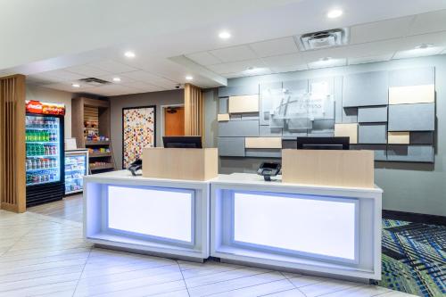 홀리데이 인 익스프레스 & 스위트 시더 폴스 - 워털루, IHG 제공 - 숙소 외관