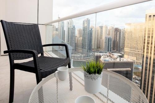 Stunning & Luxurious 4BR Penthouse in Dubai Marina - image 5