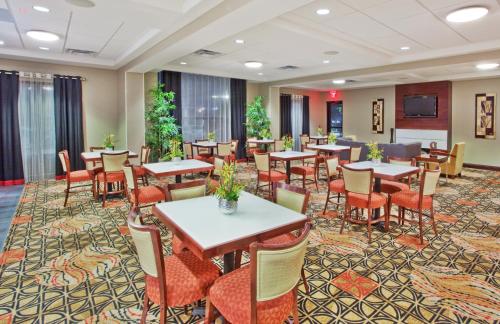 Holiday Inn Express Hotel & Suites Atlanta-Cumming an IHG Hotel - image 6