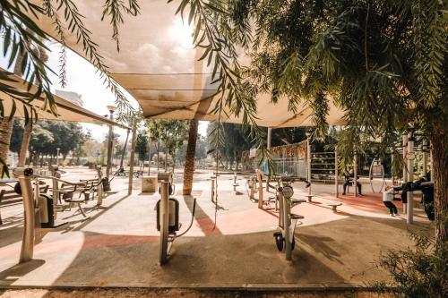 周邊環境, King's Rooftop Studios in 特拉維夫