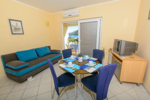 Apartments Anton - image 4